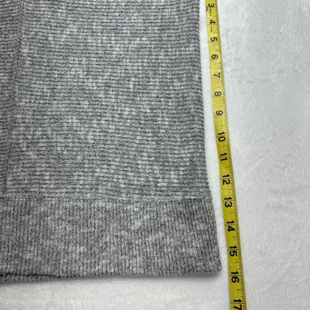 EVEREVE Gray V-Neck Long Sleeve Ribbed Knit Sweater With Snap Cuff Detail Size S - Picture 10 of 14